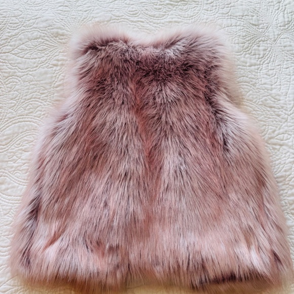 Girls shimmery pink faux fur vest - Picture 2 of 2